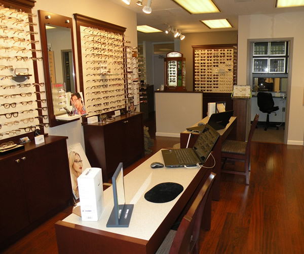 Eye-Doctor-Dispensing Area